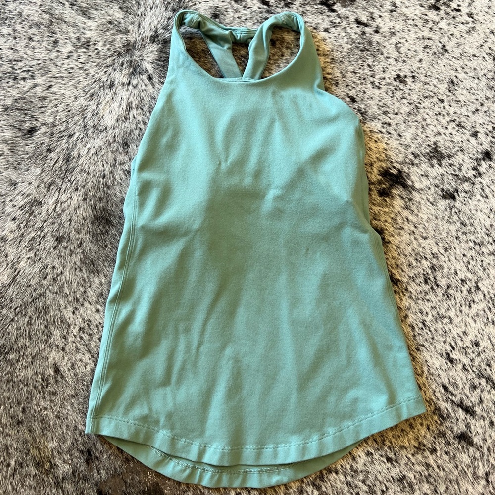 Lululemon workout tank